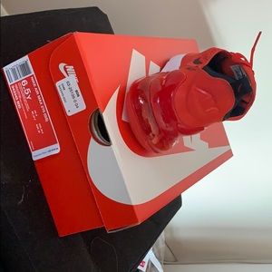 NIKE RED AIRMAX 270